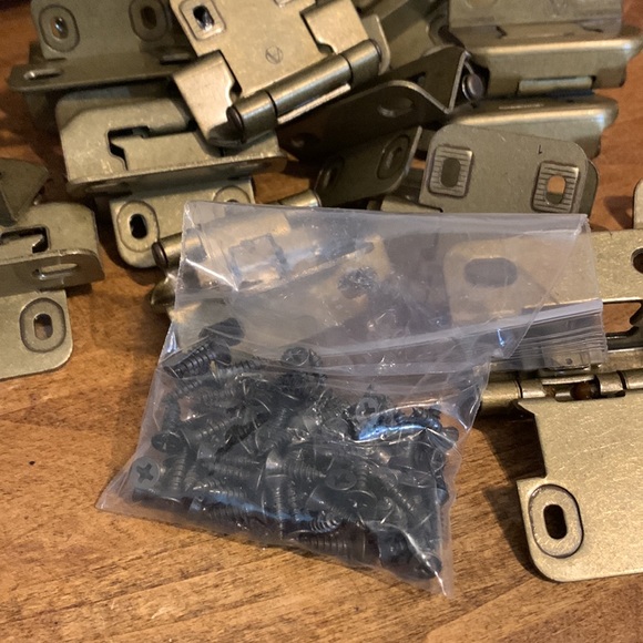 Amerock ld7552bb-XCP20 Overlay Burnished Brass Partial Wrap Cabinet Hinges 1/2” - Picture 6 of 6